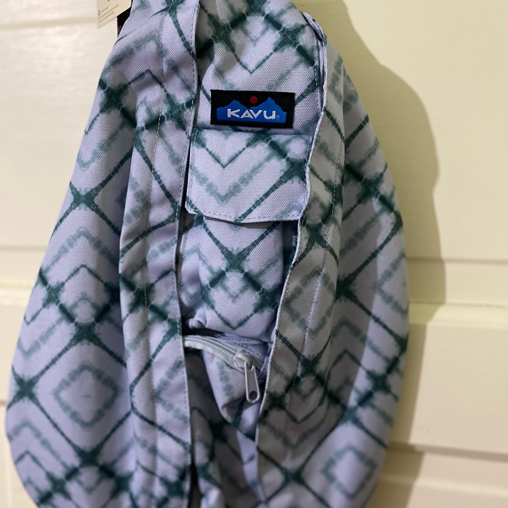 Sold New KAVU Rope Sling Bag Crossbody Backpack 🎒Ocean Dye color Multi NWT - Picture 5 of 11
